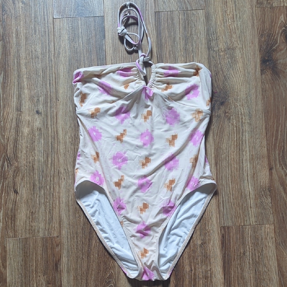XiRENA Cream and Pink One Piece Swimsuit Size Medium